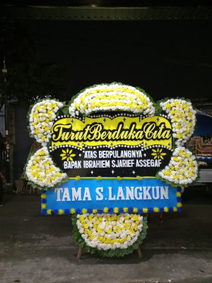 Papan Bunga Duka di Muara Sentosa